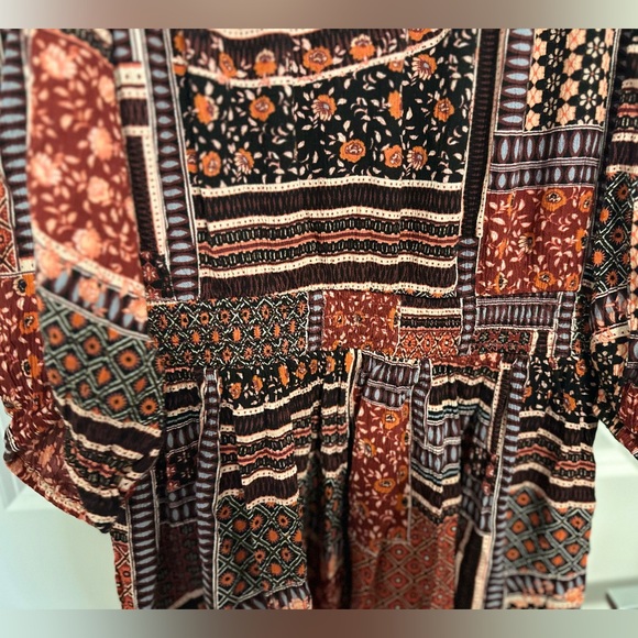 American Eagle printed cold shoulder dress - Picture 5 of 6